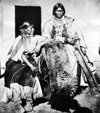 Mczyzna i kobieta z plemienia Jicarilla Apache