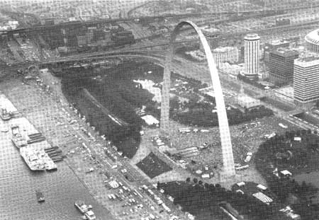 Gateway Arch grounds