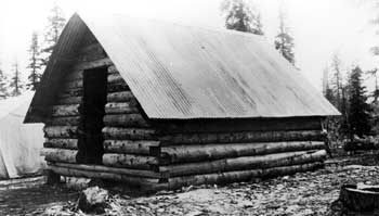 Savonoski camp cabin