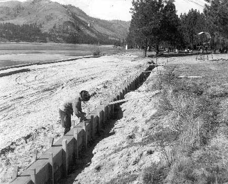 Building a concrete retaining wall