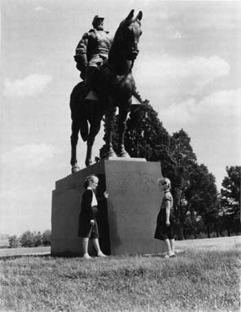 statue of Thomas J. Jackson