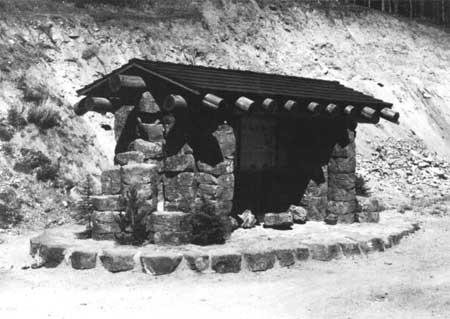 Obsidian Cliff Kiosk
