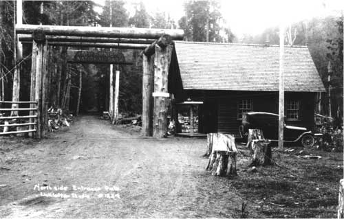 Ranger station and entrance arch on the White River Road