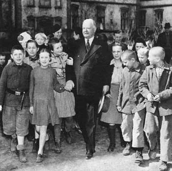 Hoover and children