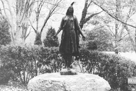 statue