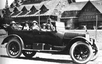 car, Yellowstone NP