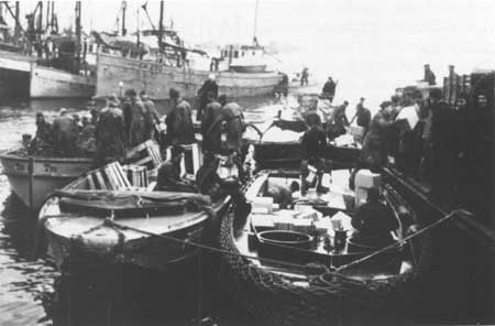 Marines coming ashore in transports