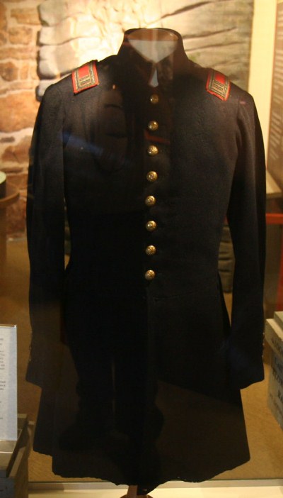 Union Artillery frock coat belonging to Lt. William B. Chapman of the 2nd Ohio Light Artillery.