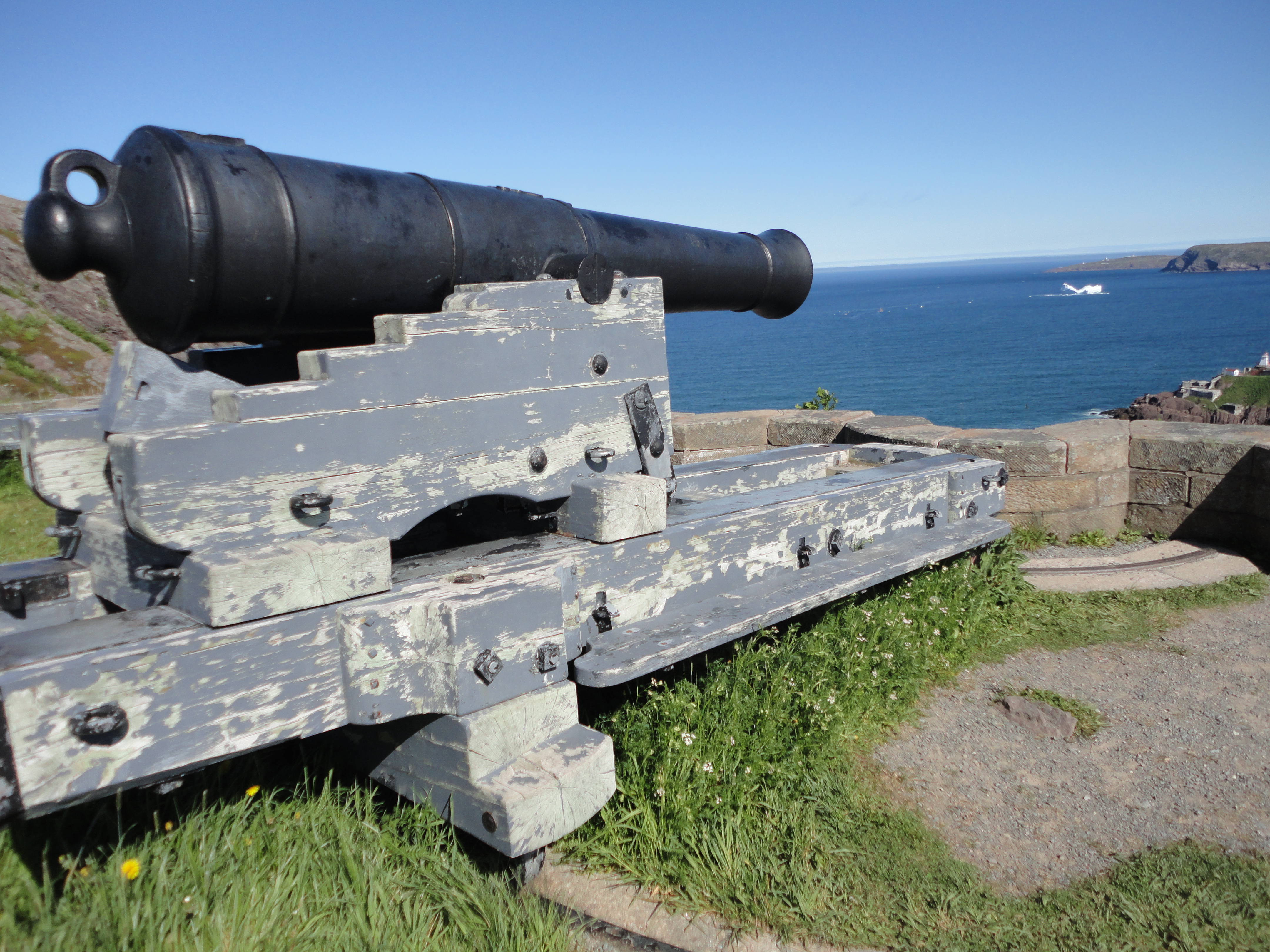 32 Pound Cannon at the Queen's Battery.