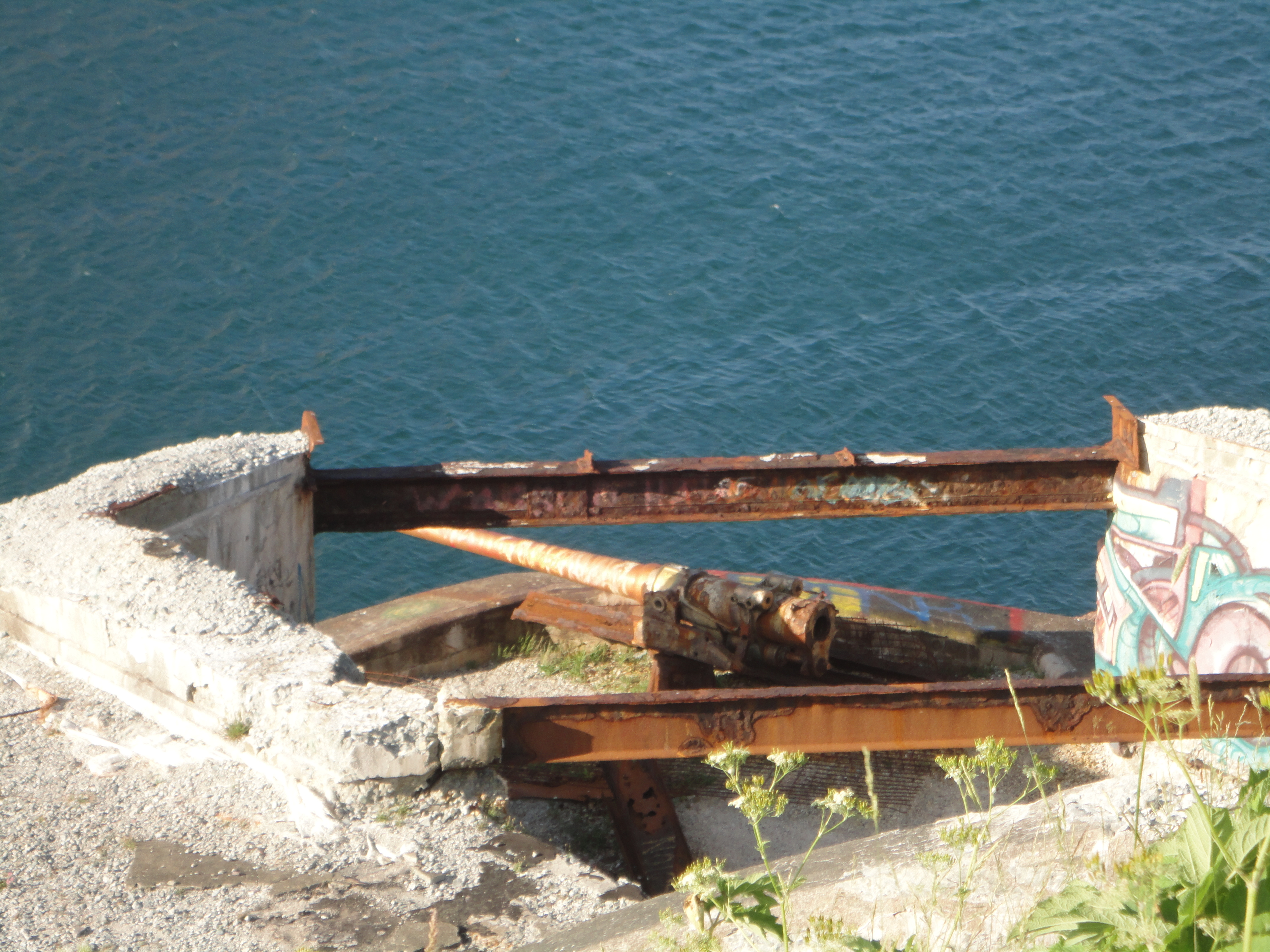 Fort Amherst gun sits silently since WW 2.