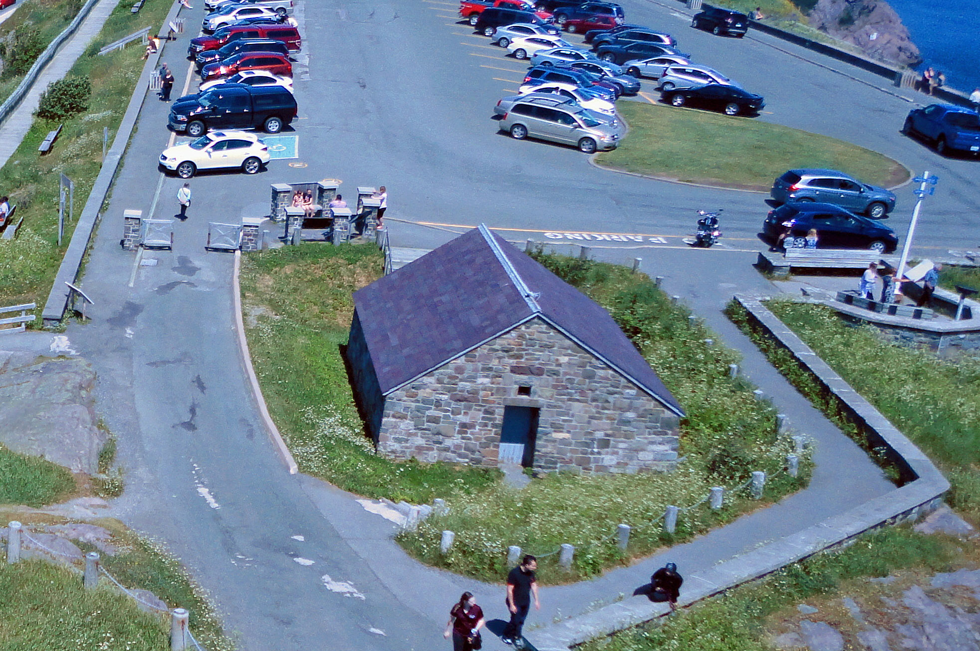 Summit of Signal Hill in 2014. Upper right was the location of one 8 inch rail gun.
