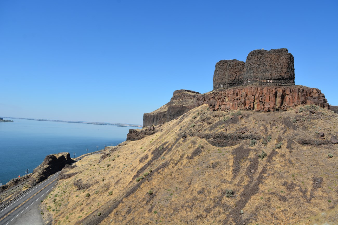 Twin Sisters Walulla Gap and the Columbia River