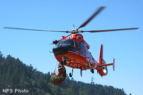 Helicopter removing marijuana from NPS lands on August 29, 2006.