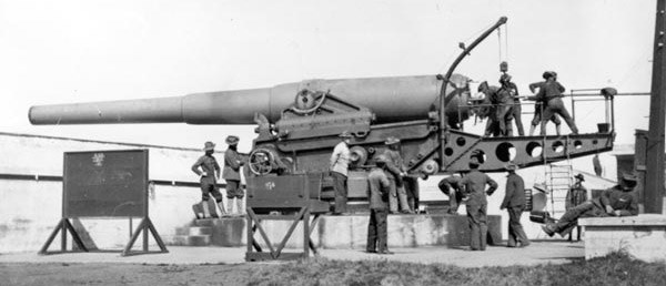 Loading a 12-inch gun at Battery Godfrey Loading a 12-inch gun at Battery Godfrey