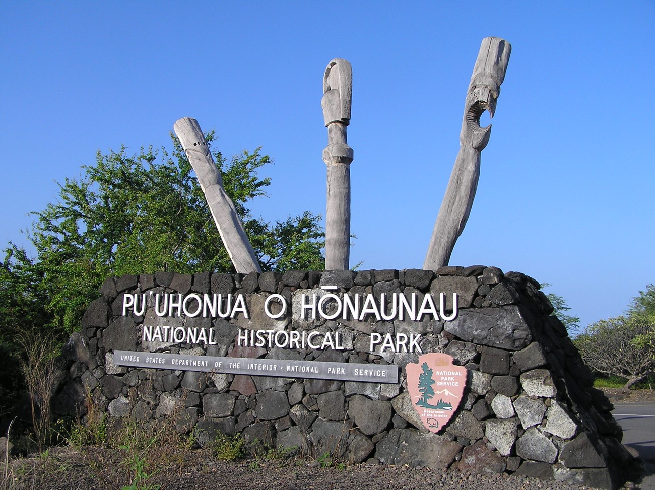 Puʻuhonua o Hōnaunau Park Sign