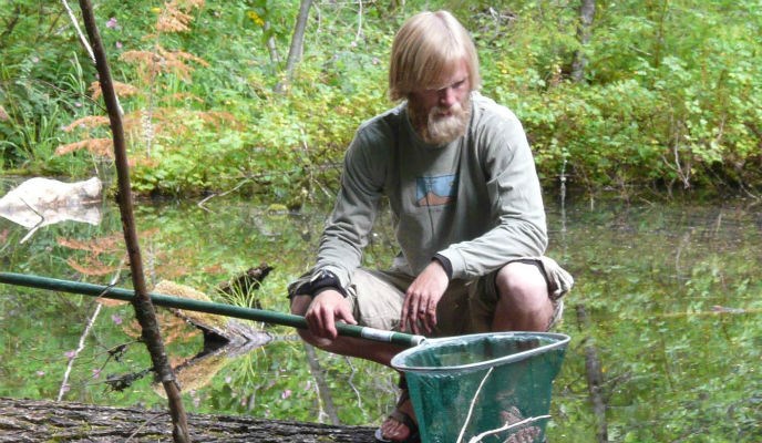 Man holding sample net