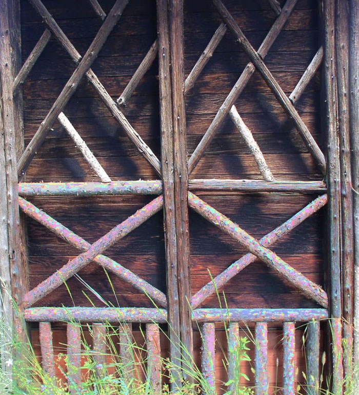 a photo of the ornamental sticks on the McGraw Ranch privy