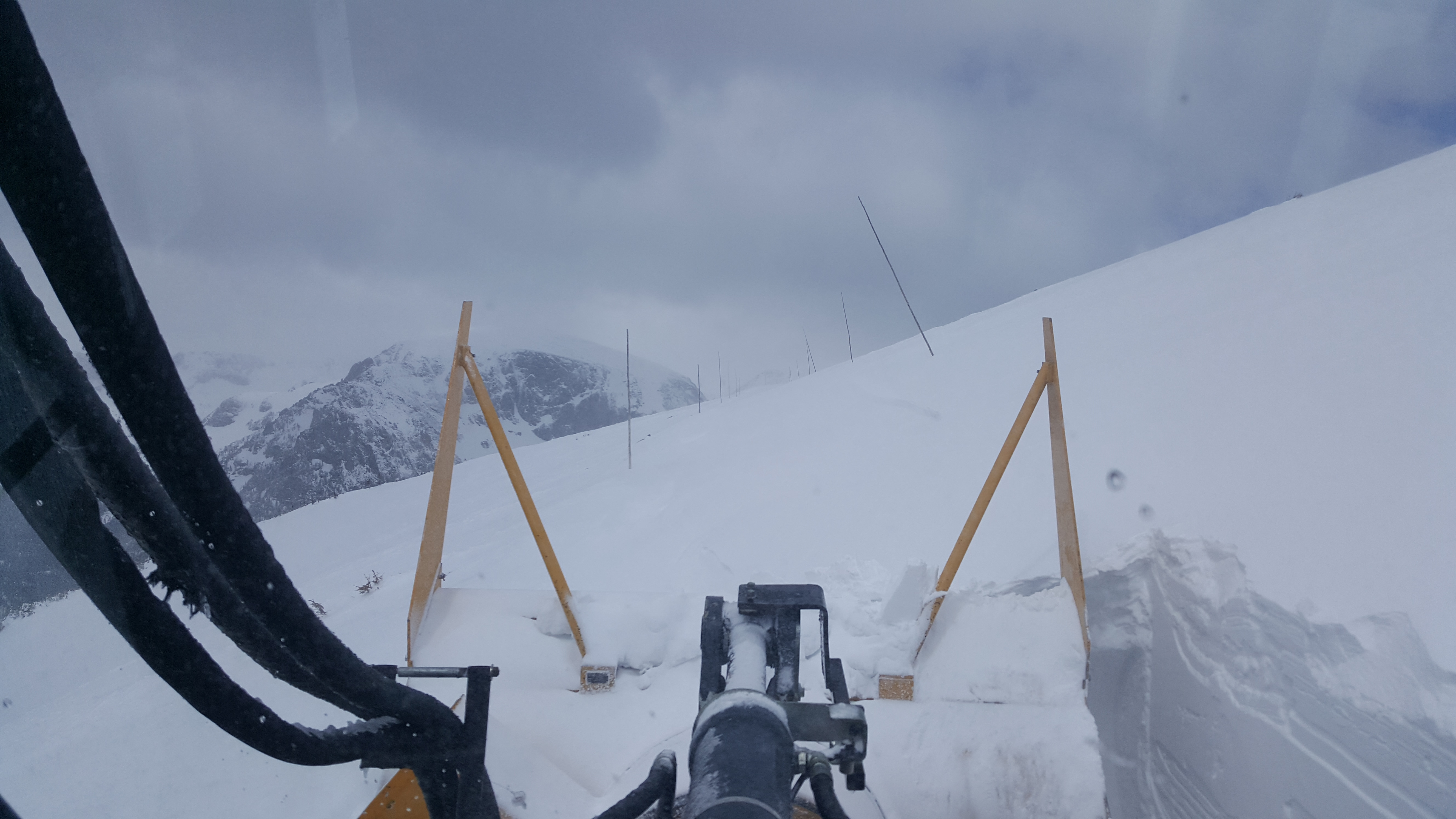 Plow operations on May 23 2017, Trail Ridge Road