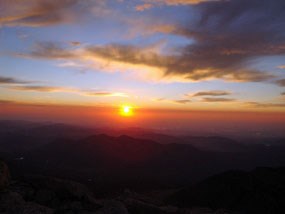 Sunrise from the top of Longs Peak