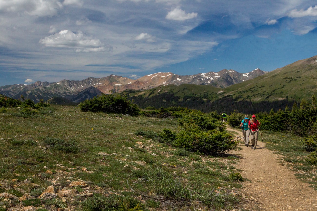 NPS Photo_Hikers on Ute Trail