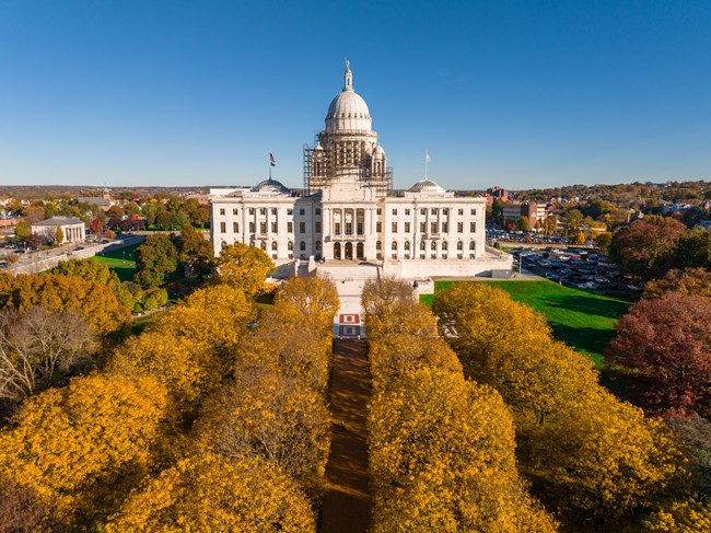 arial view of the large, stately marble Rhode Island state house