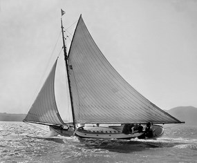 A sloop (sailboat) sailing on SF Bay in 1910.