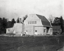 Studio of the Caryatids, just after construction,1905 Studio of the Caryatids, just after construction,1905