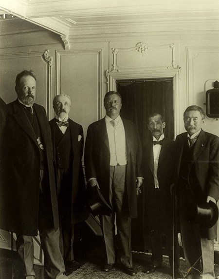 Theodore Roosevelt with dignitaries after the creation of the Russo-Japanese Peace Treaty. Theodore Roosevelt with dignitaries after the creation of the Russo-Japanese Peace Treaty.