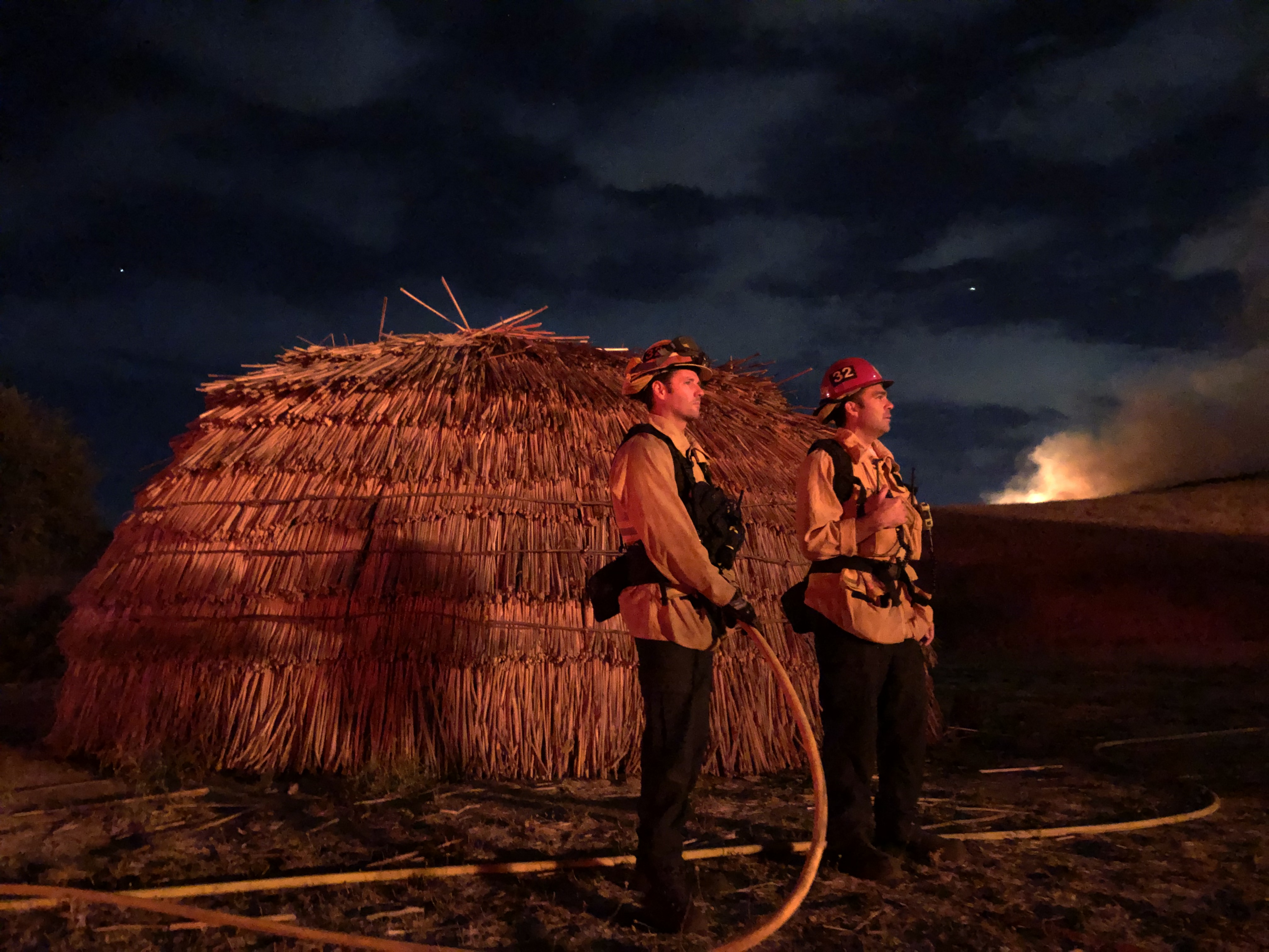 Firefighters defending the 'Ap Firefighters defending the 'Ap