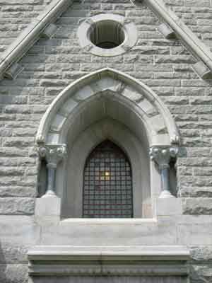 Empty niche originally intended to hold a statue of American General Benedict Arnold.