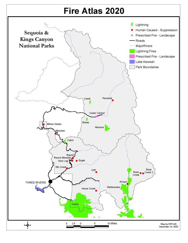 A map of Sequoia and Kings Canyon National Parks showing the locations of wild fires, prescribed burns, and major roads in the parks in 2020.