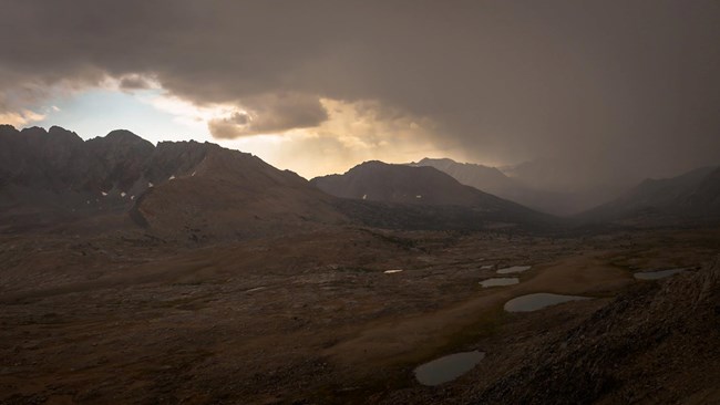 A storm approaches Mather Pass