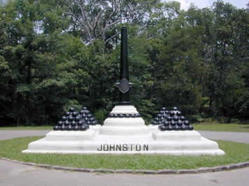 Monument #M017: Gen.Albert S. Johnston (site:mortally wounded April 6, Miss) close up photograph