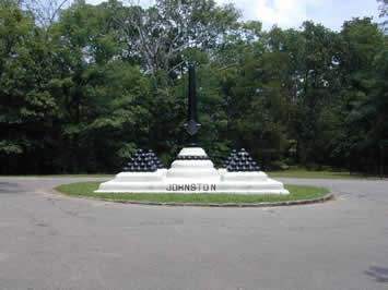 Monument #M017: Gen.Albert S. Johnston (site:mortally wounded April 6, Miss) zoomed out photograph