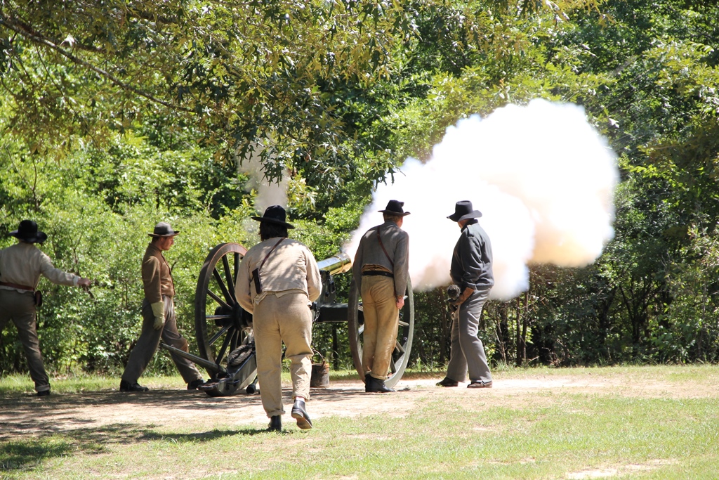 Cannon Fire rear - NPS Photo Cannon Fire rear - NPS Photo