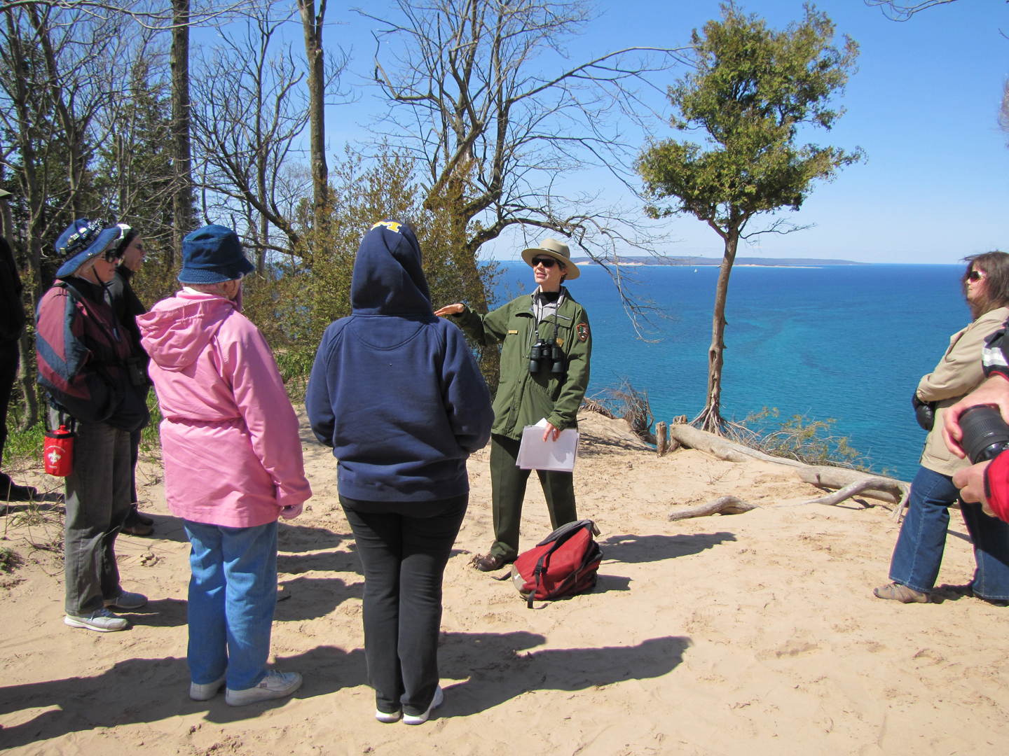 Park-Rangers-Offer-Free-Hikes_web