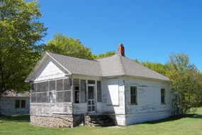 Howard Foote Cottage - Lot #5