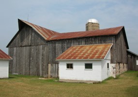 Dechow Barn and Milkhouse