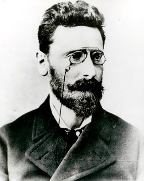 A portrait of Joseph Pulitzer.