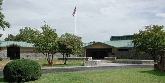 View of the front of the Stones River National Battlefield visitor center