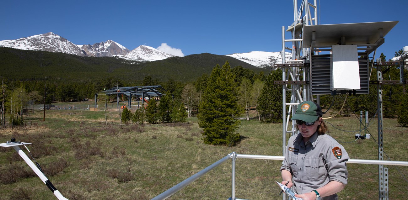 air quality monitoring site at long's peak colorado