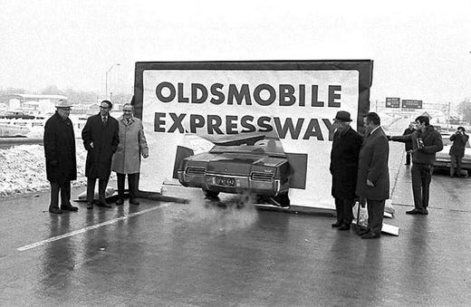 Oldsmobile Expressway I-495 sign in Lansing Michigan