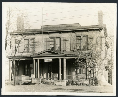 B & W image of the Edgemont Inn, Ohio