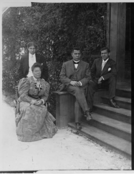 Washington family at The Oaks Booker T. Washington, Margaret Murray Washington, and their two sons on the front steps of the house