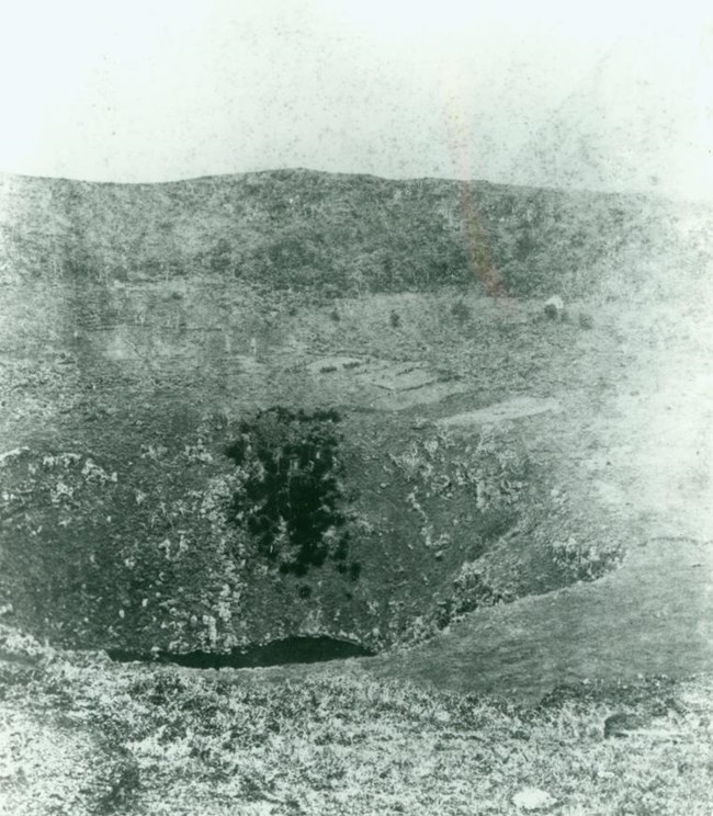 Kauhakō Crater interior, 1886 Terracing and rock walls can be seen on the interior of a crater