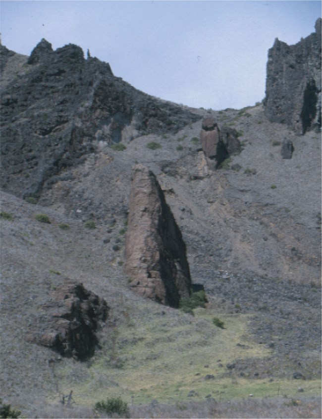 hale dike outcrop@10x dike outcrop