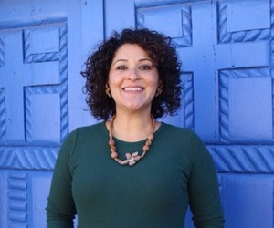 picture of woman posing for headshot