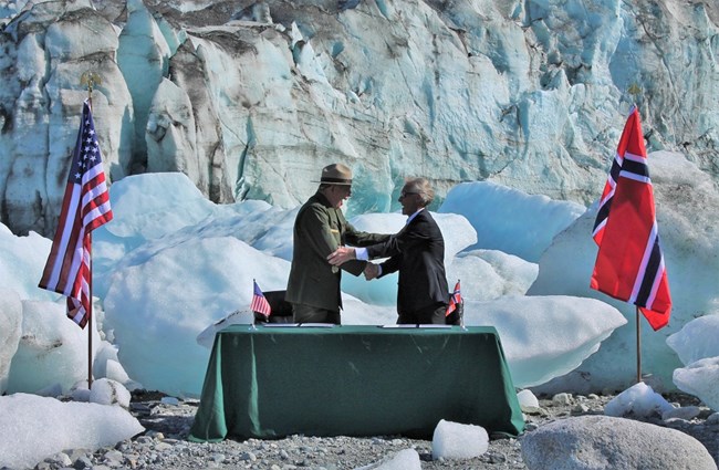 A sister park signing ceremony between Glacier Bay - West Norwegian Fjords