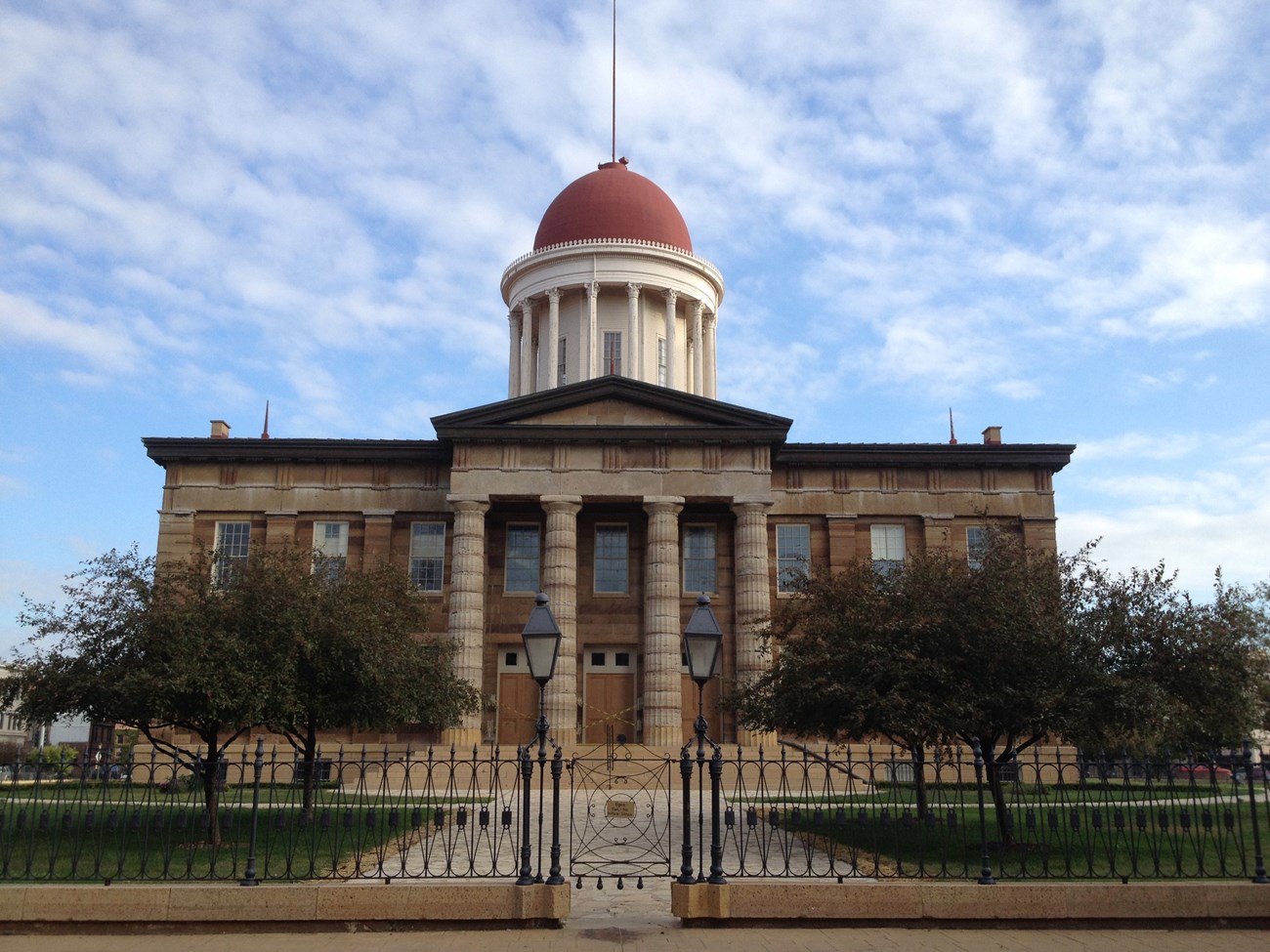 Old State Capitol, IL front view of the Illinois Old State Capitol