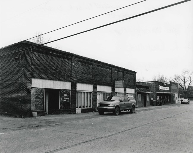 08001039-Dardanelle-Commercial-HD 5 bay two-story commercial property
